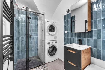 Druhá část vchodu - Prodej domu 237 m², Šonov