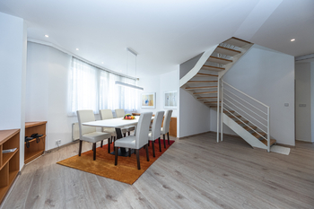 Pronájem domu 256 m², Praha 5 - Slivenec