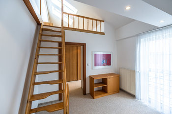 Pronájem domu 256 m², Praha 5 - Slivenec