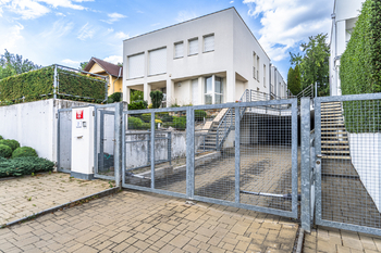 Pronájem domu 256 m², Praha 5 - Slivenec