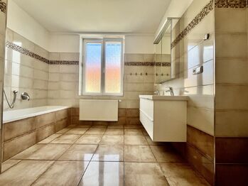 Pronájem bytu 3+kk v osobním vlastnictví 96 m², Praha 9 - Kbely