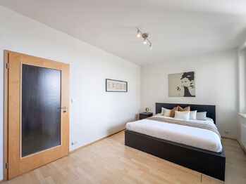 Prodej bytu 2+kk v osobním vlastnictví 64 m², Praha 10 - Horní Měcholupy
