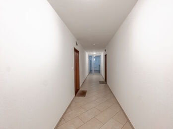 Prodej bytu 2+kk v osobním vlastnictví 64 m², Praha 10 - Horní Měcholupy