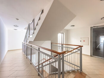 Prodej bytu 2+kk v osobním vlastnictví 64 m², Praha 10 - Horní Měcholupy