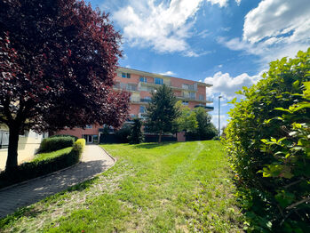 Prodej bytu 2+kk v osobním vlastnictví 64 m², Praha 10 - Horní Měcholupy