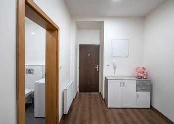 Petr Sonnenschein | +420 778 750 999 | petr.sonnenschein@re-max.cz - Pronájem bytu 2+kk v osobním vlastnictví 42 m², Ostrava