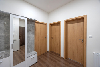 Petr Sonnenschein | +420 778 750 999 | petr.sonnenschein@re-max.cz - Pronájem bytu 2+kk v osobním vlastnictví 42 m², Ostrava