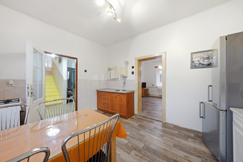 Prodej domu 145 m², Košťany
