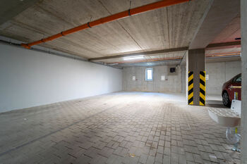 Pronájem garážového stání 31 m², Kolín