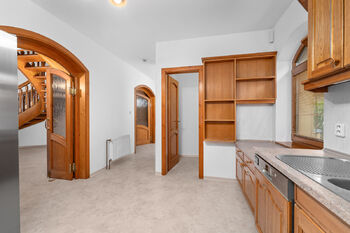 kuchyně - Pronájem domu 280 m², Hluboká nad Vltavou