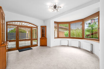 jídelna - Pronájem domu 280 m², Hluboká nad Vltavou