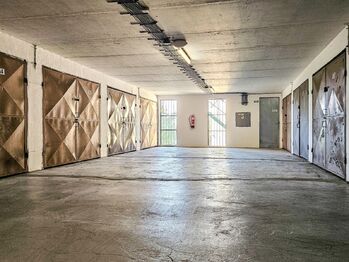 Prodej garáže 1553 m², Praha 4 - Modřany