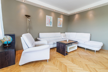Obývací pokoj - Pronájem domu 286 m², Praha 4 - Libuš