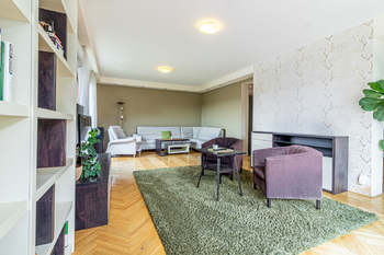 Obývací pokoj - Pronájem domu 286 m², Praha 4 - Libuš