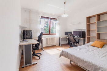 Pokoj (patro) - Pronájem domu 286 m², Praha 4 - Libuš