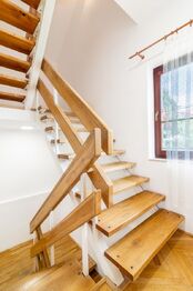 Schodiště - Pronájem domu 286 m², Praha 4 - Libuš