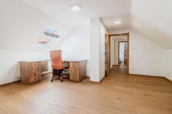 Pracovní kout - Pronájem domu 286 m², Praha 4 - Libuš