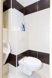 WC - Pronájem bytu 4+1 v osobním vlastnictví 88 m², Praha 4 - Modřany
