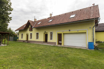 pohled na dům - Prodej domu 125 m², Louňovice 