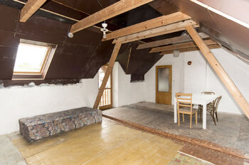 podkroví - Prodej domu 125 m², Louňovice