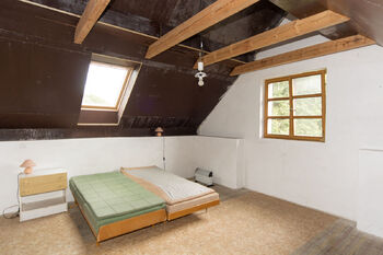 podkroví - Prodej domu 125 m², Louňovice