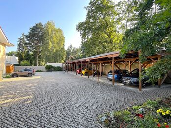 Parkovací stání - Pronájem bytu 2+kk v osobním vlastnictví 64 m², Praha 9 - Klánovice