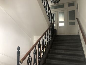 schodiště do patra  - Pronájem kancelářských prostor 332 m², Praha 1 - Nové Město