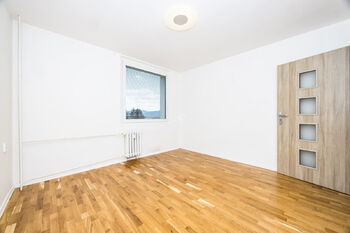 pokoj 1 - Pronájem bytu 3+1 v osobním vlastnictví 66 m², Ústí nad Labem