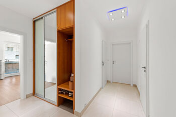Prodej bytu 3+kk v osobním vlastnictví 89 m², Praha 5 - Košíře