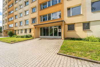 Prodej bytu 2+kk v družstevním vlastnictví 48 m², Praha 10 - Uhříněves