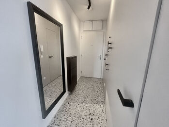 Pronájem bytu 1+kk v osobním vlastnictví 30 m², Praha 8 - Libeň