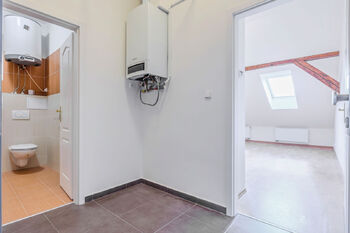 Chodba - Prodej bytu 1+kk v osobním vlastnictví 37 m², Praha 6 - Dejvice