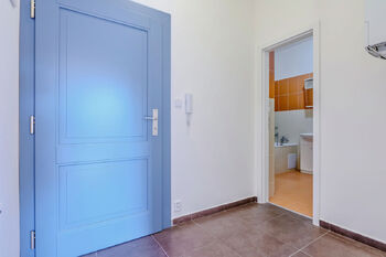 Chodba - Prodej bytu 1+kk v osobním vlastnictví 37 m², Praha 6 - Dejvice