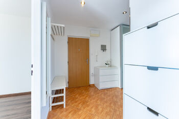 předsíň - Pronájem bytu 3+kk v osobním vlastnictví 80 m², Unhošť