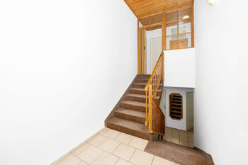schodiště - Prodej domu 220 m², Sezemice