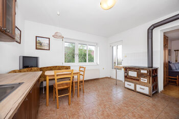 kuchyň - Prodej domu 220 m², Sezemice