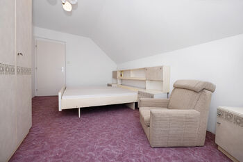 ložnice v 2. patře - Prodej domu 220 m², Sezemice