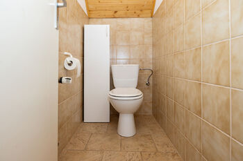 WC v 2. patře - Prodej domu 220 m², Sezemice