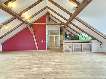 Prodej bytu atypický v osobním vlastnictví 110 m², Praha 10 - Vršovice