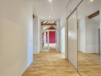 Prodej bytu atypický v osobním vlastnictví 110 m², Praha 10 - Vršovice