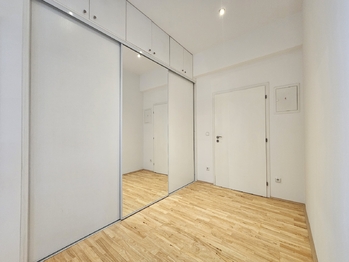 Prodej bytu atypický v osobním vlastnictví 110 m², Praha 10 - Vršovice