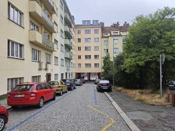Prodej bytu atypický v osobním vlastnictví 110 m², Praha 10 - Vršovice