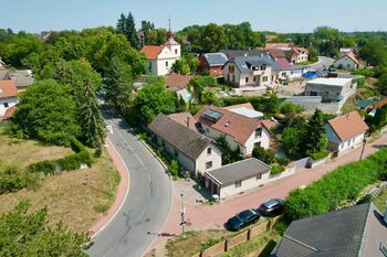 dům z dronu - Prodej domu 108 m², Praha 10 - Kolovraty