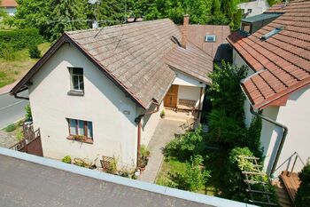 dům z dronu - Prodej domu 108 m², Praha 10 - Kolovraty 