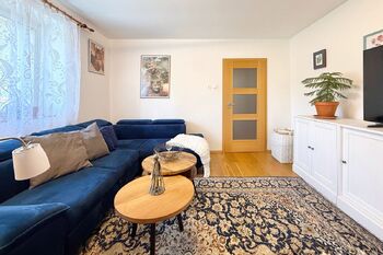 obývací pokoj - Prodej domu 108 m², Praha 10 - Kolovraty