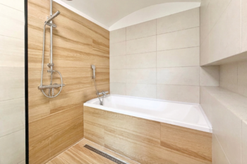koupelna - Prodej domu 108 m², Praha 10 - Kolovraty