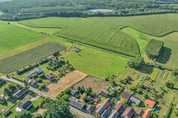Prodej pozemku 12402 m², Kněžmost