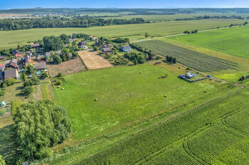 Prodej pozemku 12402 m², Kněžmost