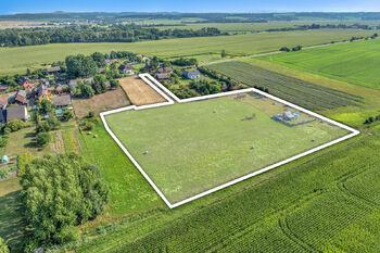 Prodej pozemku 12402 m², Kněžmost