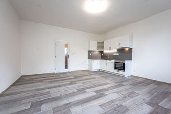 Pronájem bytu 2+kk v osobním vlastnictví 49 m², Praha 8 - Kobylisy